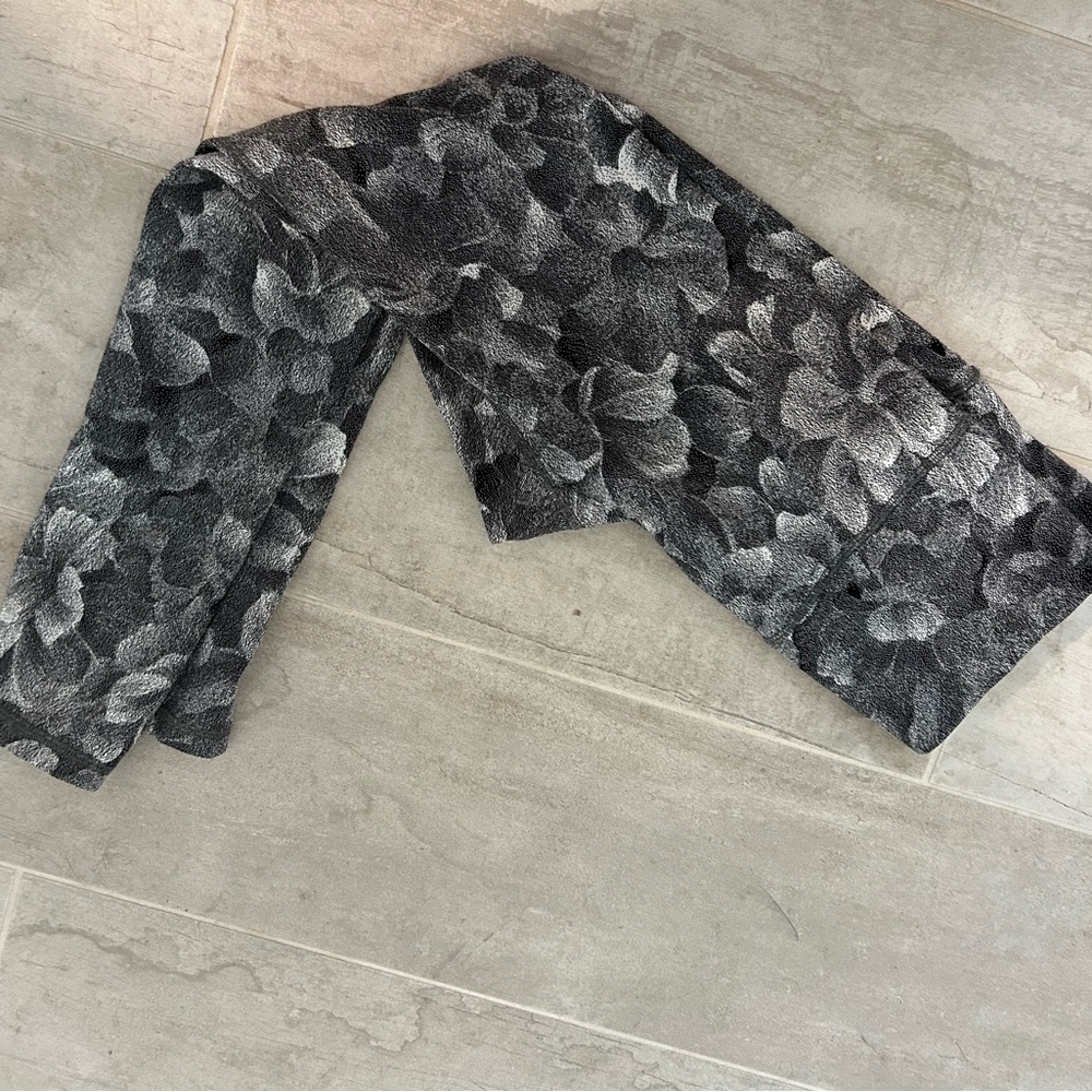 Athleta ElationTexture 3/4 length leggings